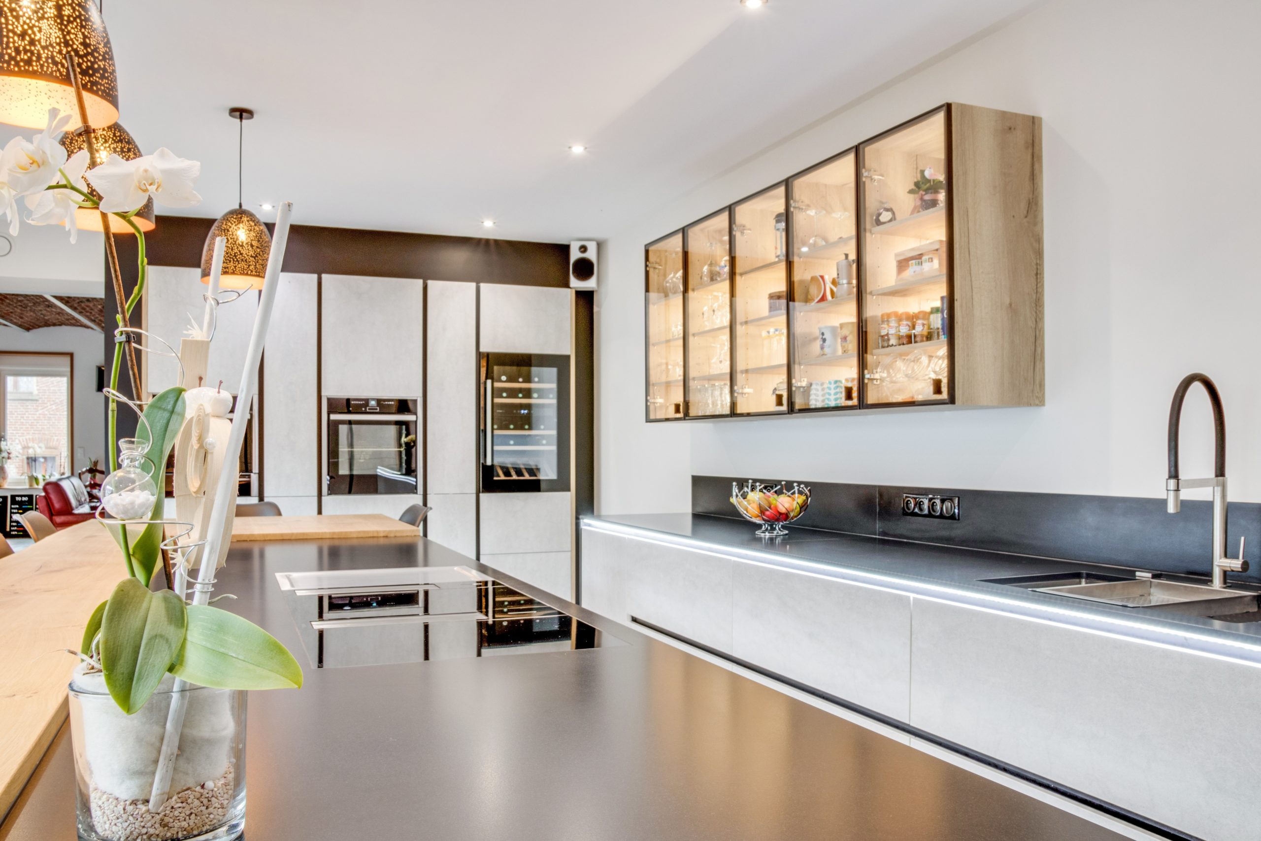 Meero-meero-photo-88622385-013-meero-photo-88622385-016